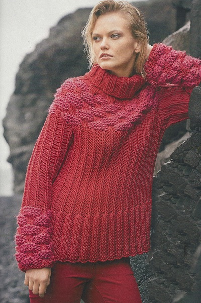 свитер спицами с плетеным узором